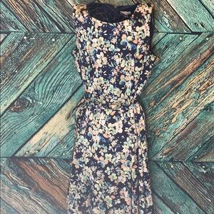 Eva Mendes Belted Sleeveless Dress